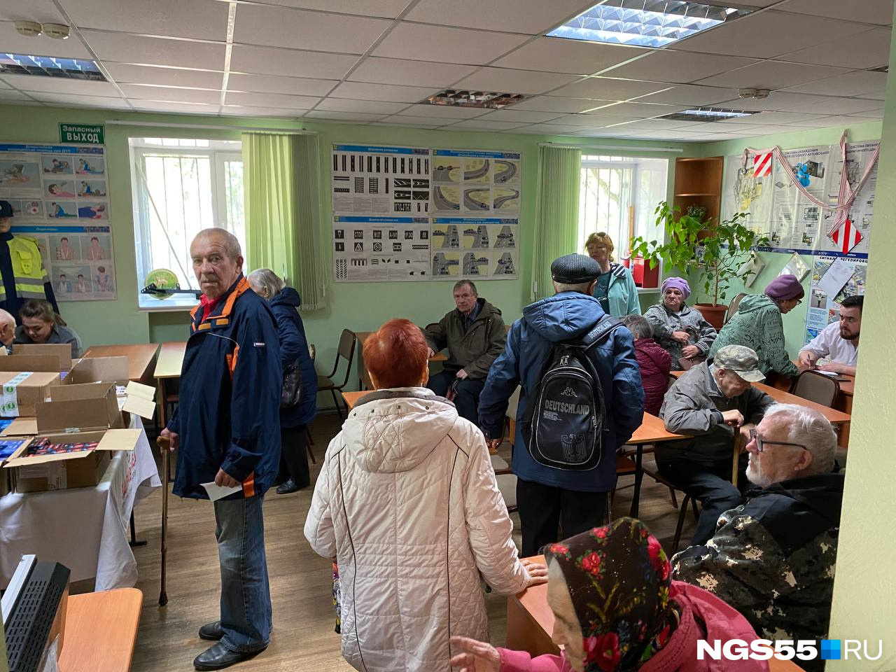 Пенсионеры скупают чудо-средства в Омске: что это за эликсиры и кто на этом зарабатывает