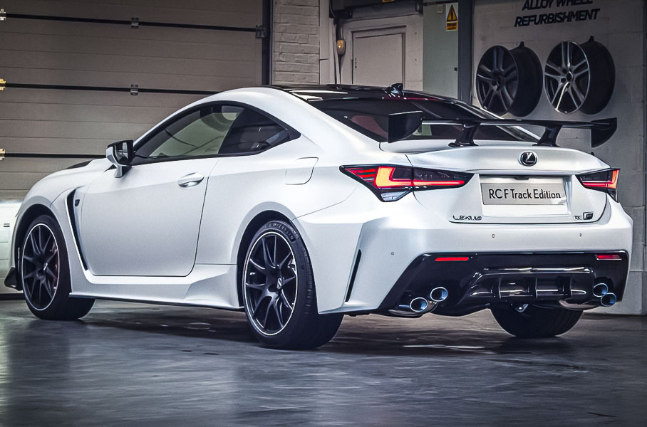 Lexus посвятил эксклюзивный RC F Track Edition Hakuji японскому фарфору Lexus посвятил эксклюзивный RC F Track Edition Hakuji японскому фарфору Новости