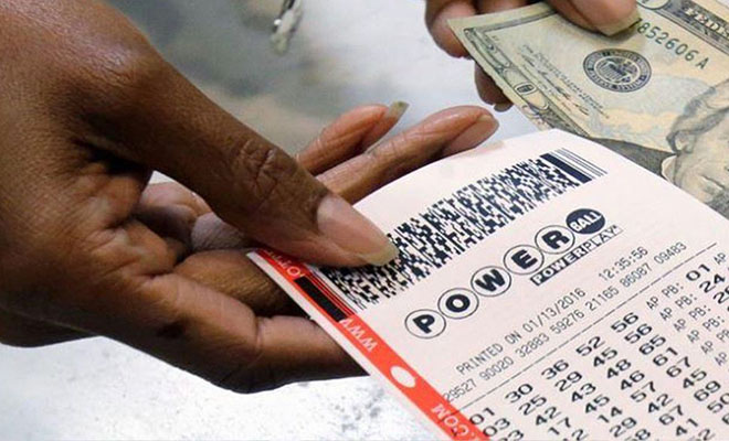 Мужчину-неудачника бросила девушка, а на следующий день он выиграл в лотерею 4 миллиона долларов Культура