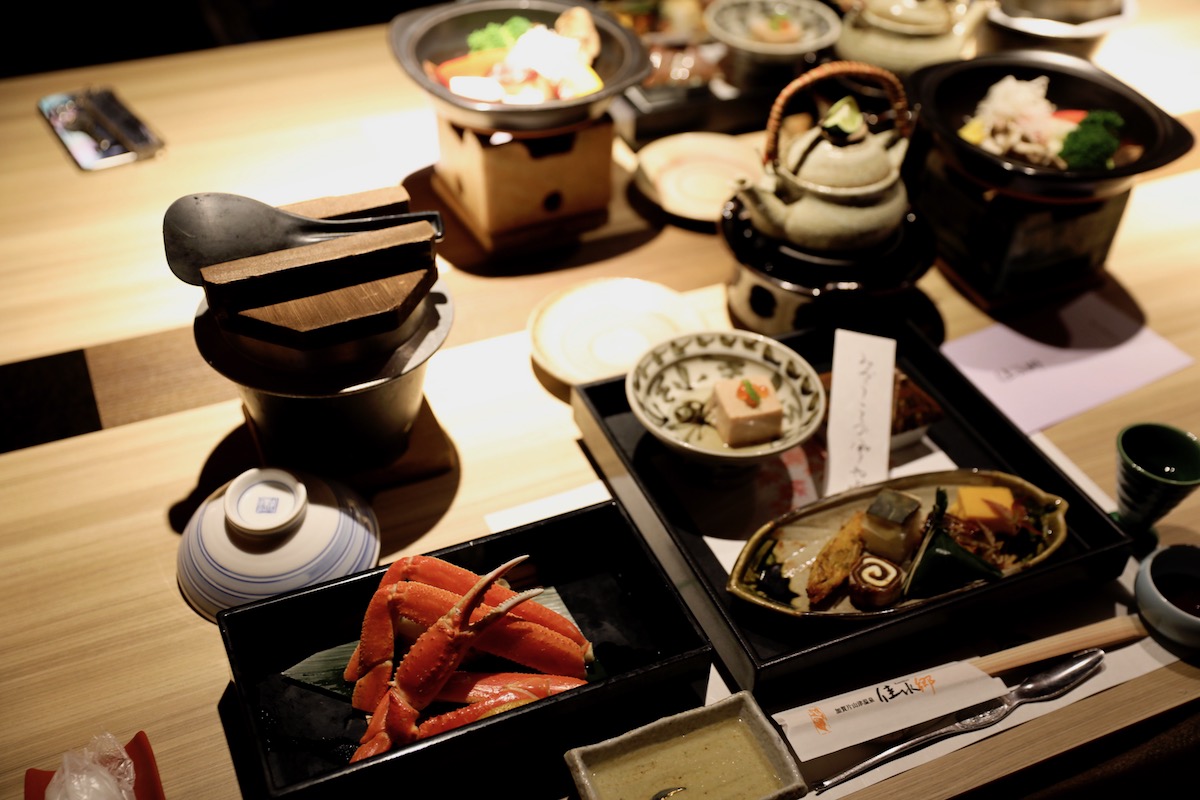 Сайт японского ресторана. Ресторан человеческой еды в Японии. Японские блюда 20 века. Еда в Японии нового времени. История еды в Японии.