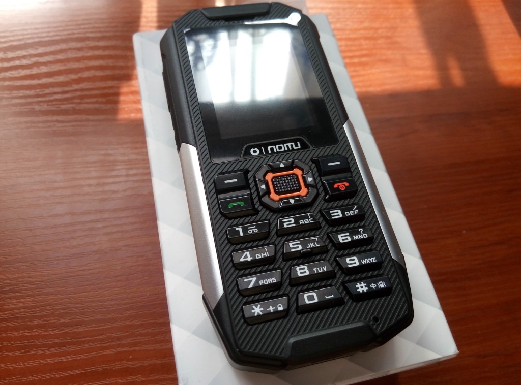 Телефон сильной батареей. Телефон Тексет кнопочный с мощной батареей. Кнопочный телефон ip69 с мощным аккумулятором. Маленький кнопочный телефон с мощной батареей. Мобильный с большим аккумулятором.