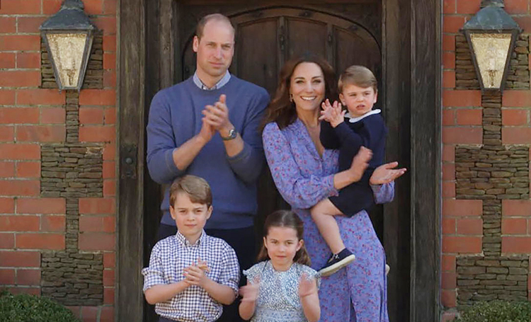 Кейт Миддлтон и принц Уильям опубликовали новое фото с детьми по особенному поводу