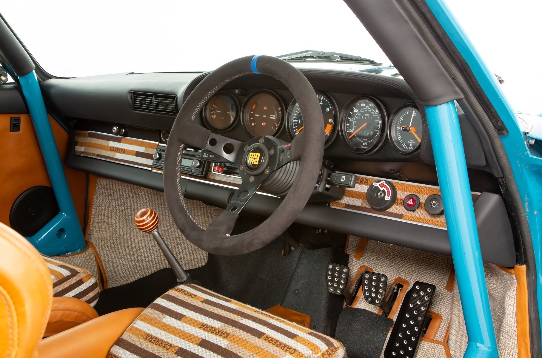 Приподнятый Porsche 911 оценили в стоимость Mercedes-Benz G-Class Приподнятый Porsche 911 оценили в стоимость Mercedes-Benz G-Class Новости