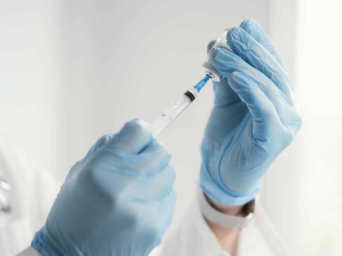 Жителей Оренбуржья массово вакцинируют от гепатита