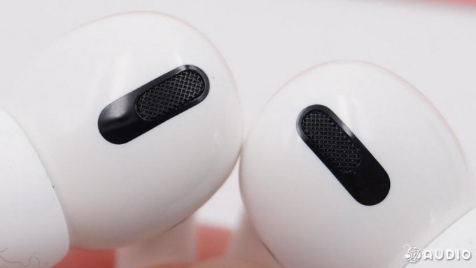 Первые фото бюджетных беспроводных наушников Apple AirPods