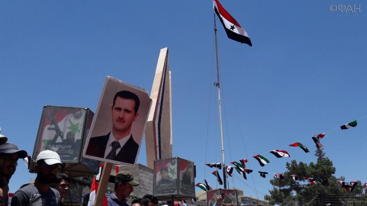 Жители сирийского Дамаска устроили митинг в поддержку САА