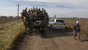 Украинские военнослужащие в селе Богдановка в Донецкой области