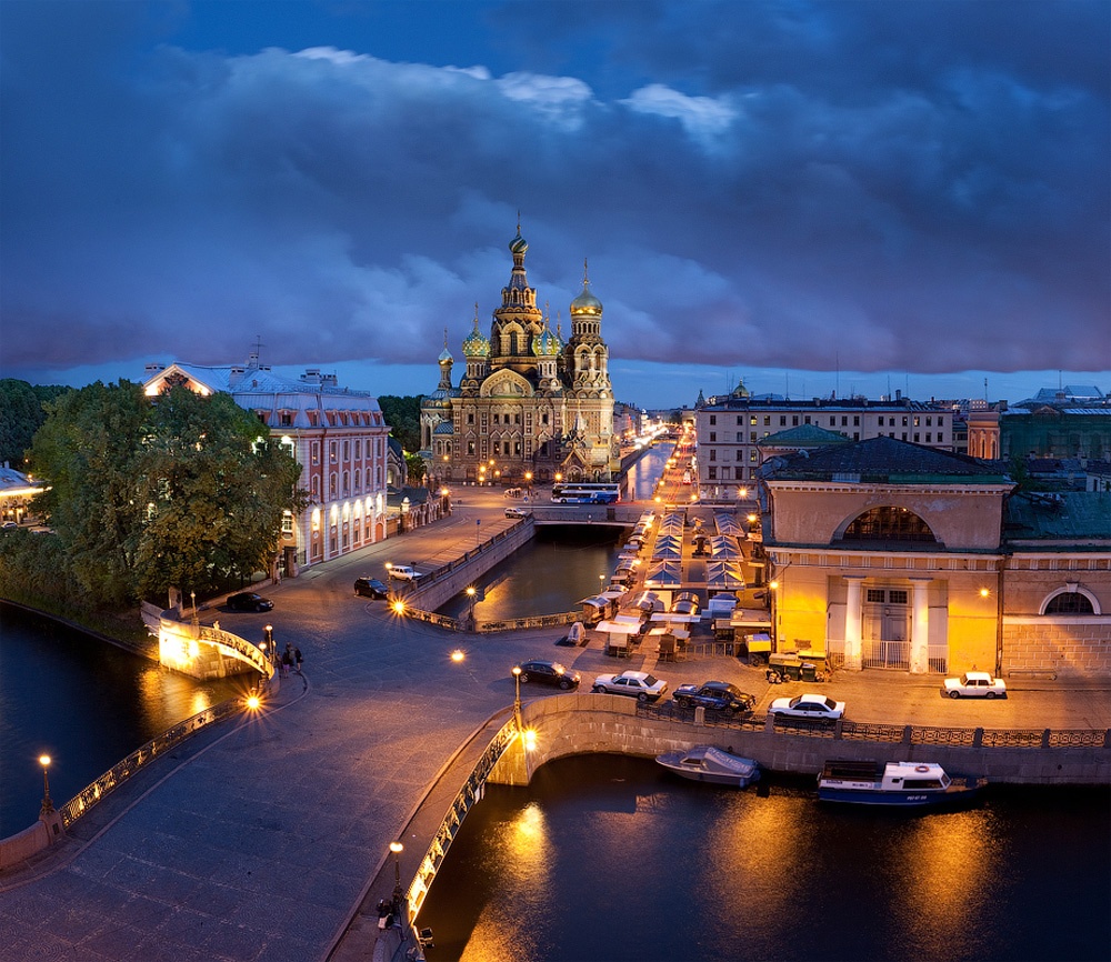 Мало-Конюшенный мост в Санкт-Петербурге