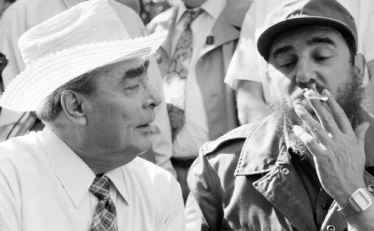 Леонид Брежнев и Фидель Кастро 