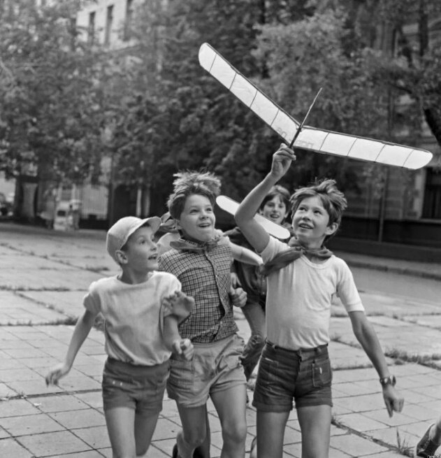 Было ли детство в СССР счастливым? Рассказываю по своему опыту детей, Союзе, Советском, могли, сегодня, детство, играть, увидеть, другие, Детские, школы, после, много, очень, улицу, каждом, сейчас, практически, влево, братьевДети