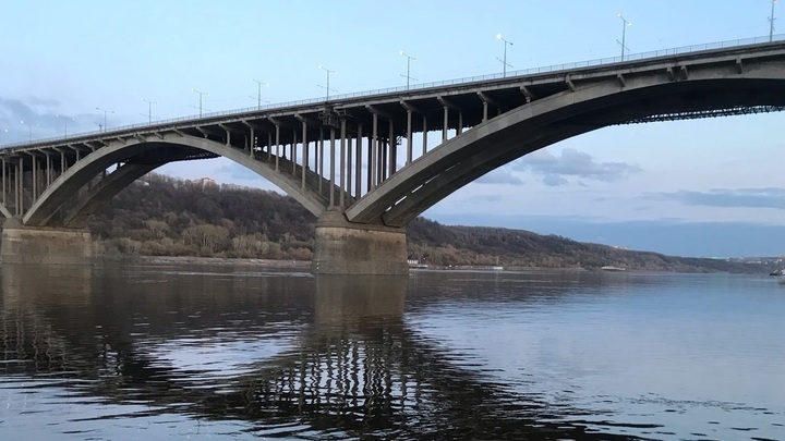 Пробки образовались на Мызинском мосту в Нижнем Новгороде из-за ремонта