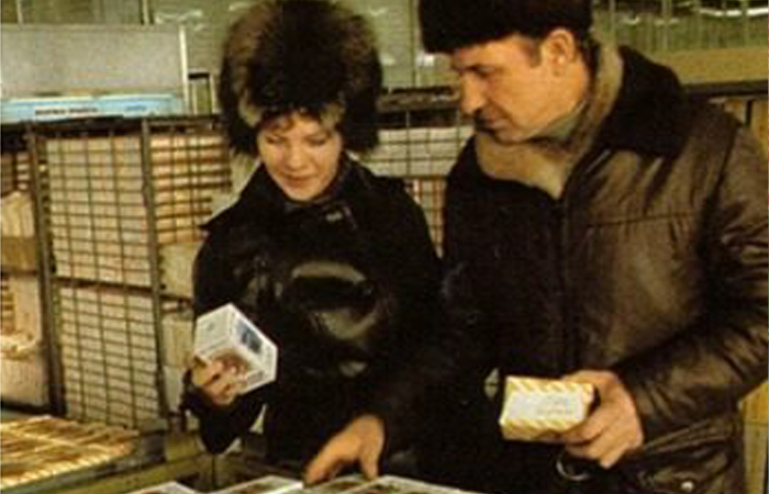 Плиточный чай придумал купец из Сибири/ фото: back-in-ussr.com 