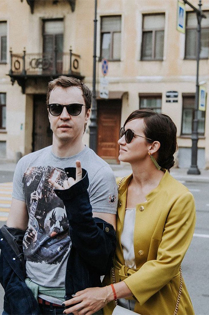 В сети обсуждают скандальное высказывание комика Ивана Абрамова о "лишнем весе" у женщин после родов Новости