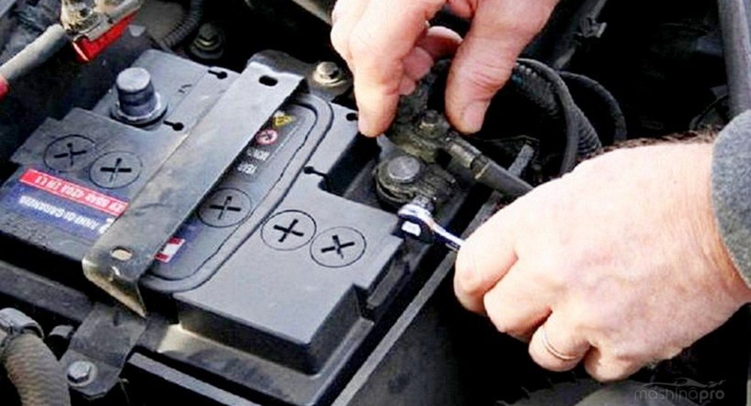 Что обязательно нужно делать при замене аккумулятора в автомобиле? Автограмота