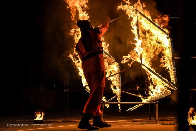 В Коктебеле состоялся второй фестиваль огненных театров «Крым Fire-fest» 4