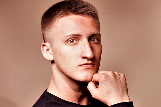 Актера Павла Устинова приговорили к 3,5 годам колонии за "нападение" на сотрудника Росгвардии