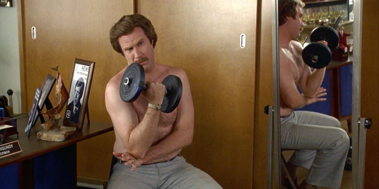 Кадр из фильма с гантелями