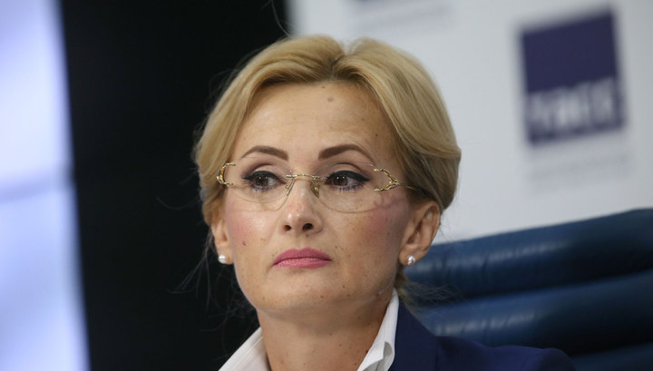 Яровая заявила, что ЦРУ русофобией "закошмаривает" сознание американцев