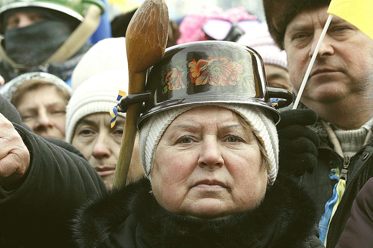 украинцы с кастрюлями на голове фото прогресс