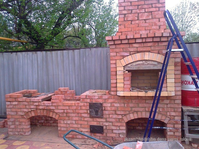 Вот так мы сложили мангал из кирпичей Вот так мы сложили мангал из кирпичей разное,строительство и ремонт