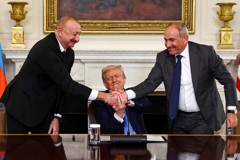  REUTERS