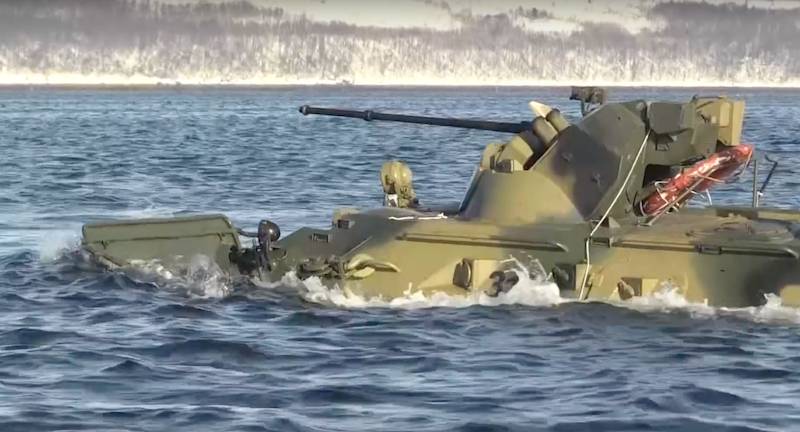 На Балтфлоте морской пехотинец утонул вместе с БТР