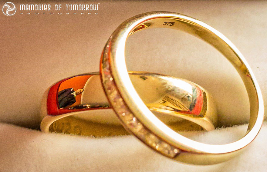 фото свадьбы отраженные в кольцах 
