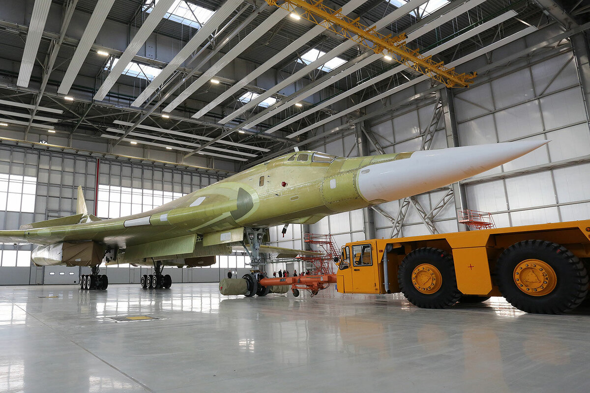 Первый, построенный с нуля Ту-160М2 скоро поднимется в небо. Для чего возобновили производство?