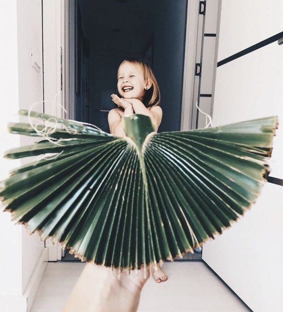 Платье из цветов и овощей: девочка стала звездой социальной сети Платье из цветов и овощей: девочка стала звездой социальной сети женские хобби,поделки,своими руками