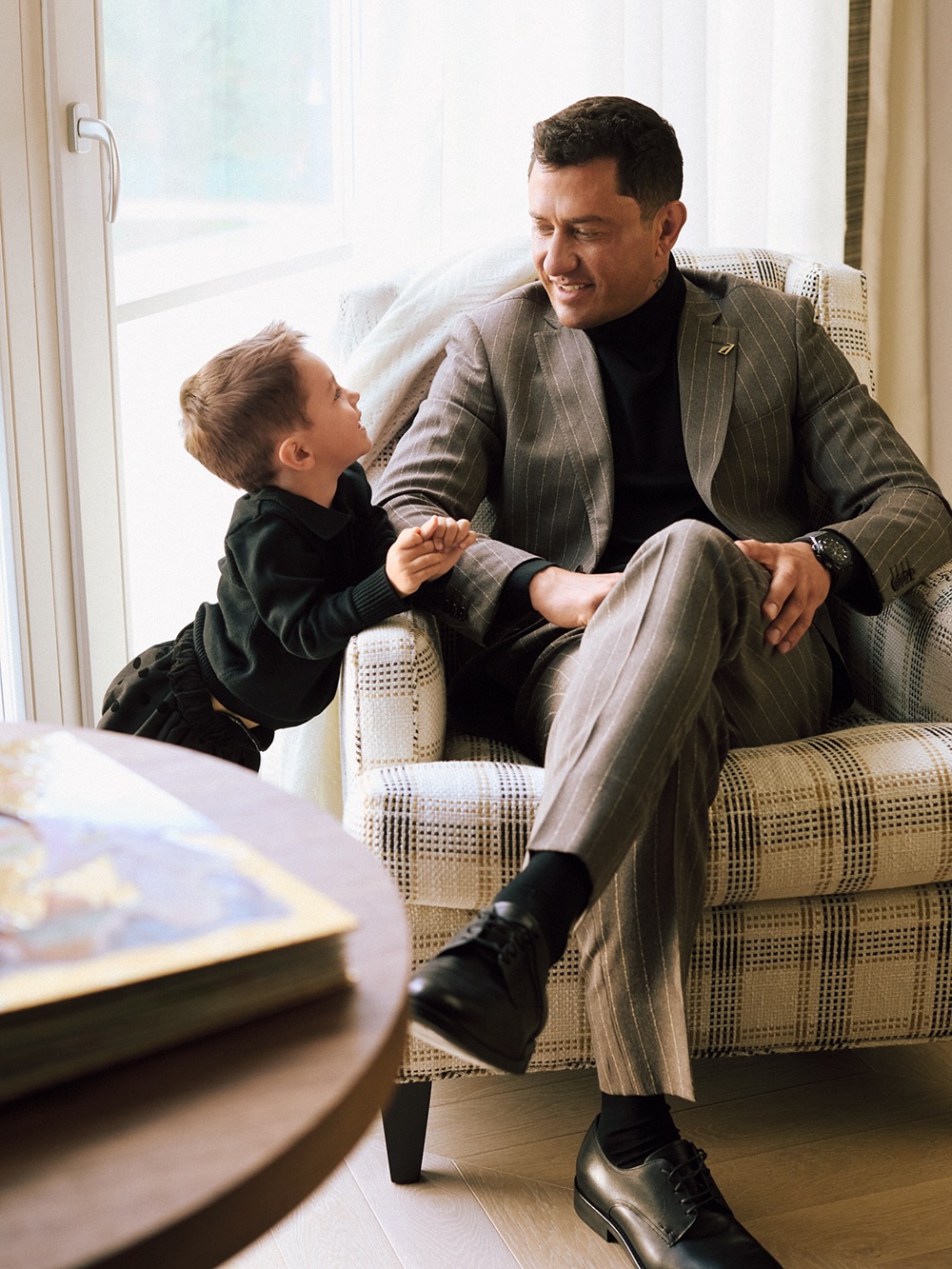 «Сын у нас трилингв»: Зепюр и Павел Прилучные рассказали про образование трёхлетнего сына Микаэля