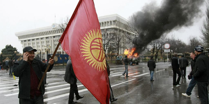 Столкновения в ходе второй кыргызской революции. Бишкек, 7 апреля 2010 года