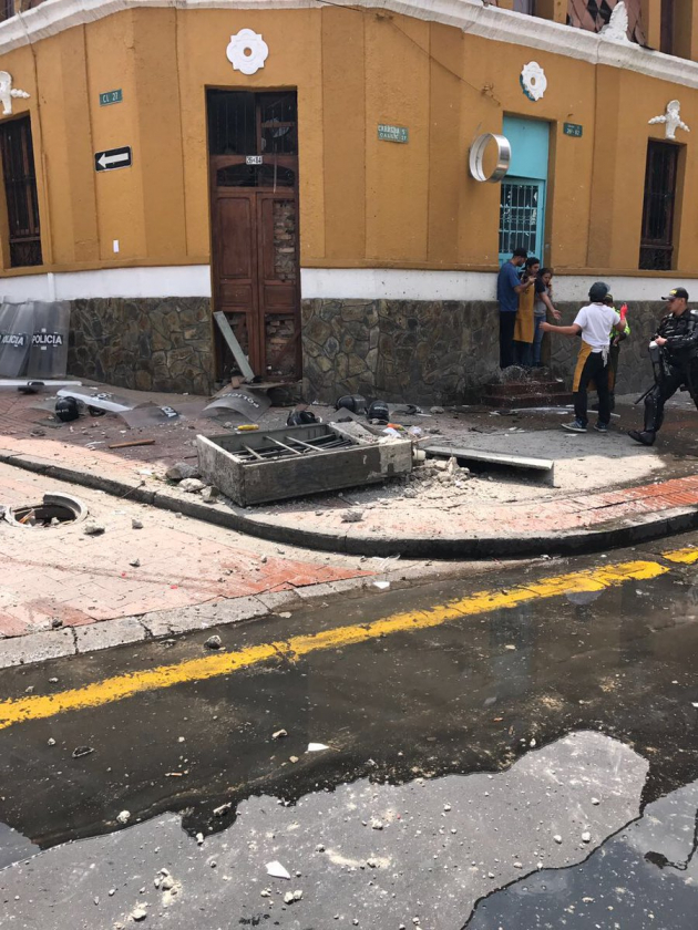 Опубликованы фото и видео взрыва в столице Колумбии