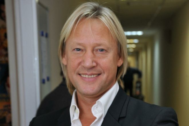 «Если отмотать время назад, я выбрал бы ее снова»: Жена Дмитрия Харатьяна сводит с ума своим цветущим внешним видом