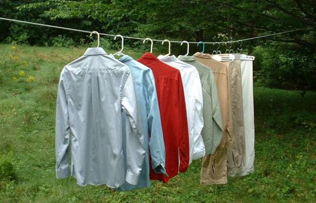 Как правильно сушить одежду после стирки