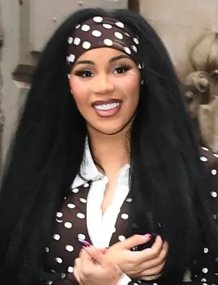 Карди Би заподозрили в новой пластической операции Карди, БиКарди, также, сделала, стала, прибегнуть, специалистов, исполнительница, могла, изменению, ринопластике, хейлопластике, формы, губКарди, БиОсенью, прошлого, мнению, делала, липосакцию, четвёртый