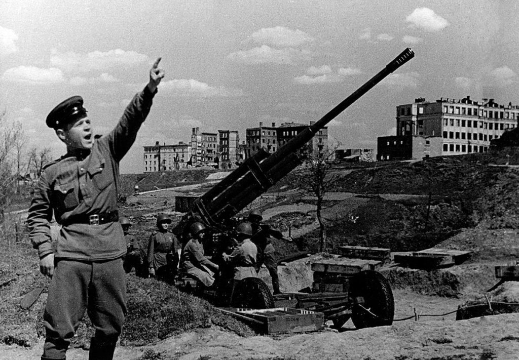     1942