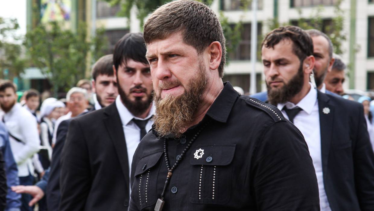 Глава Чечни Кадыров заявил о попытке режиссера Сокурова развалить Россию изнутри Политика