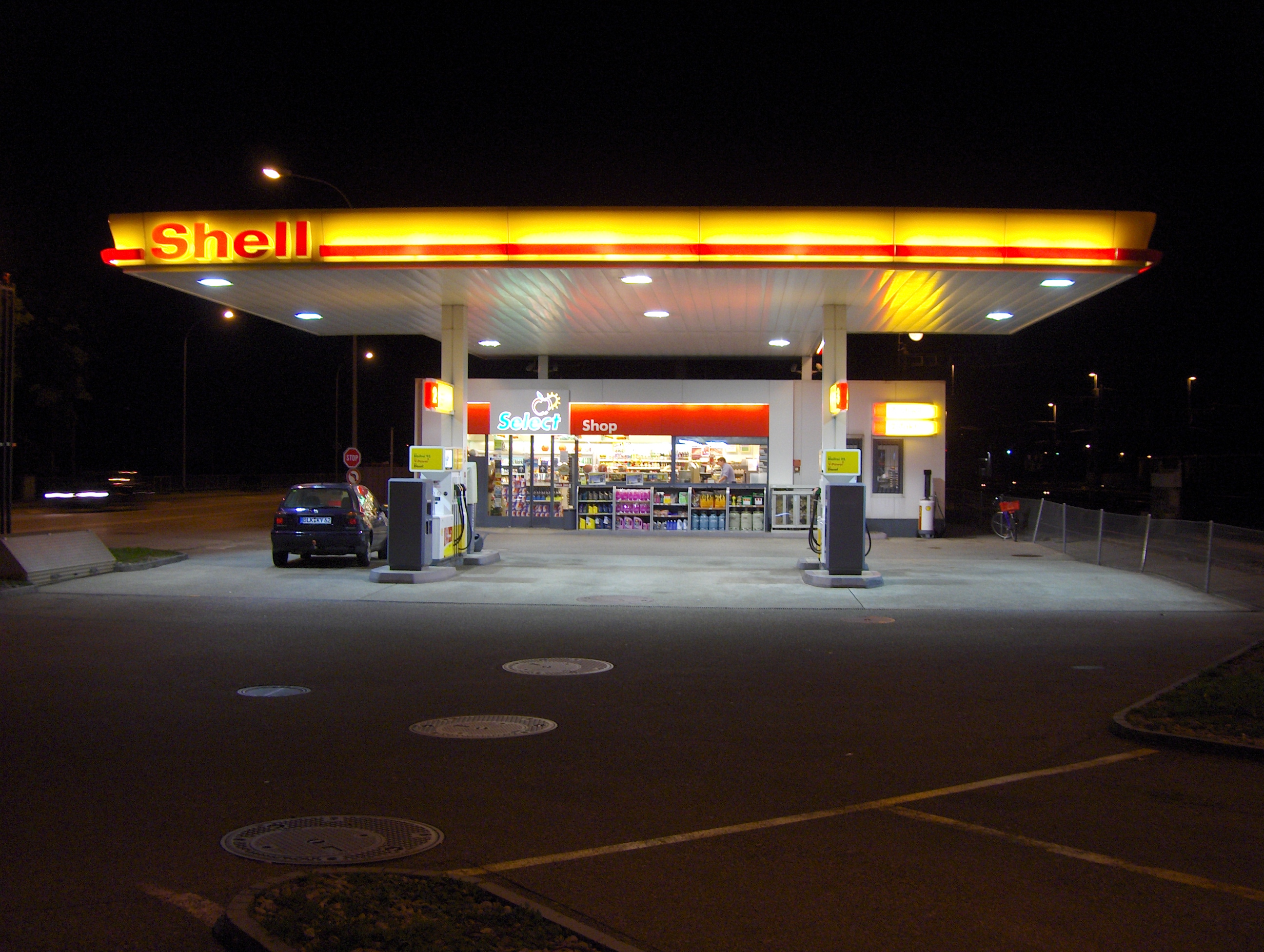 File:Shell Tankstelle.jpg - Wikimedia Commons