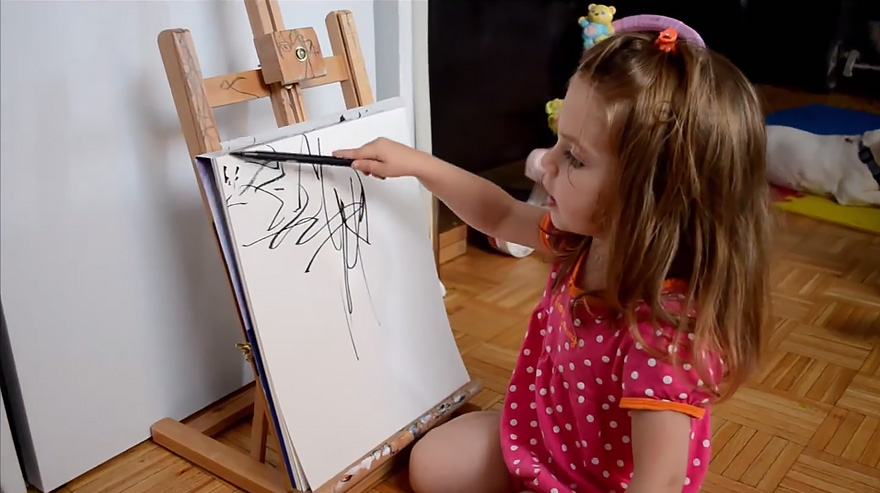художница превращает каракули дочки в картины