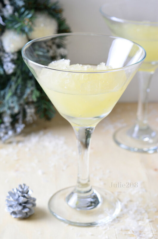 Коктейль на Новый год: Лимонный "лед" с водкой напитки,напитки алкогольные