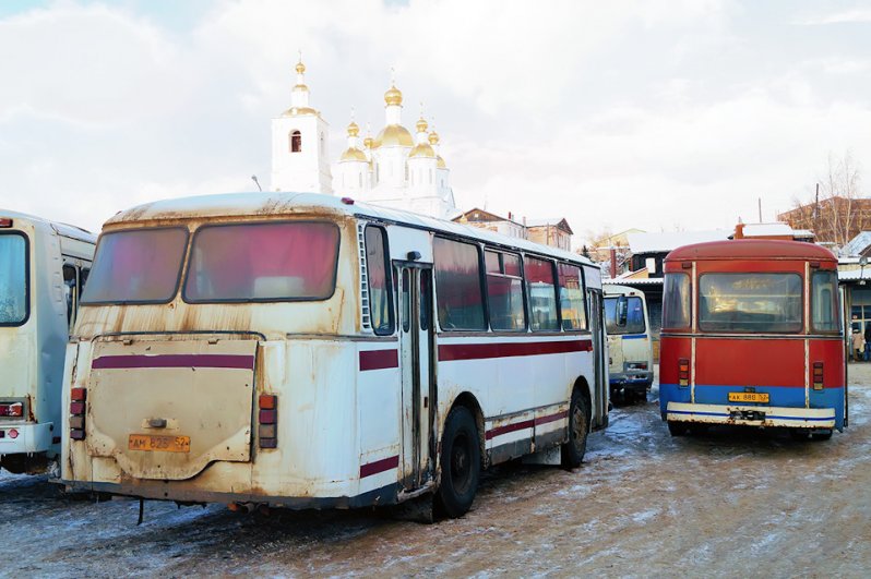 По соседству — последний в Арзамасе ЛАЗ-695Н Арзамас, автобус, лиаз, общественный транспорт
