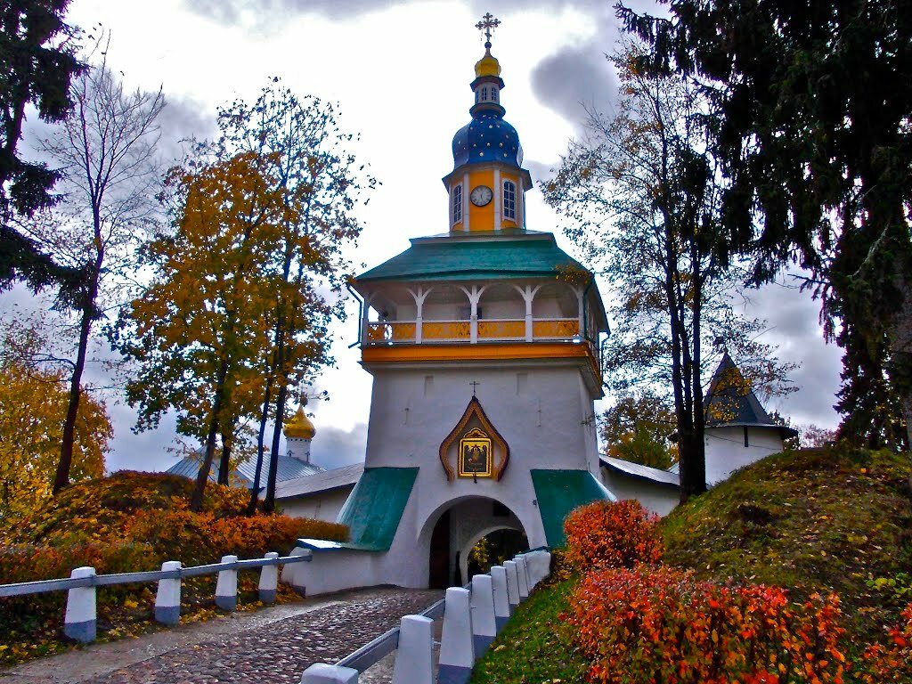 Псково-Печерский монастырь. Картинка из открытого источника. 
