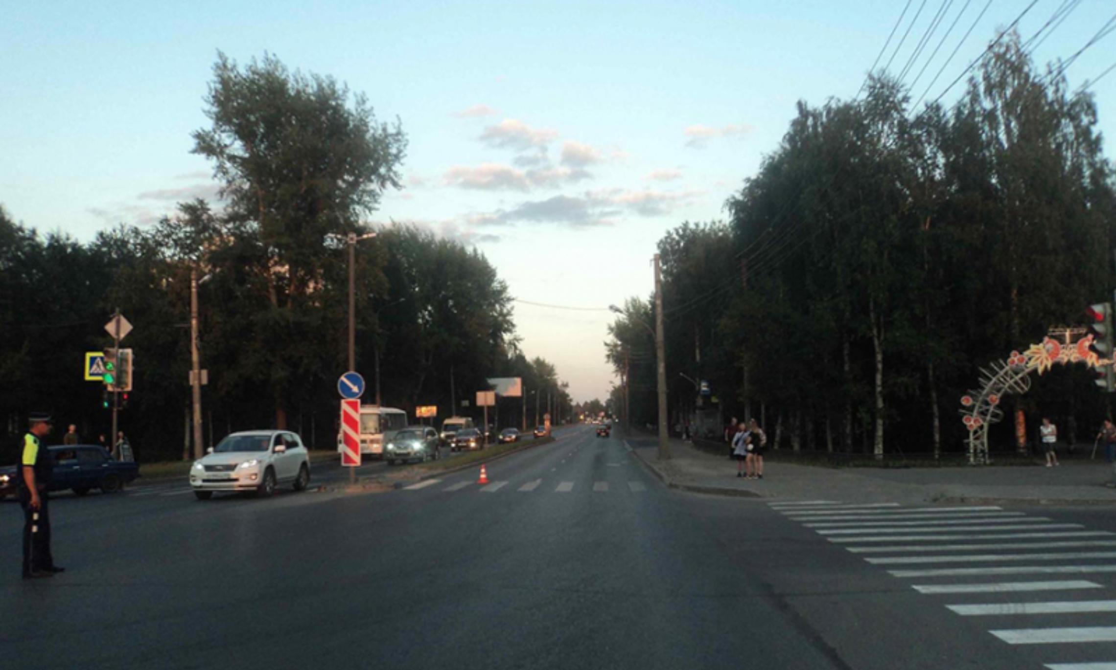 Что случилось 19 августа. Архангельск в августе. ДТП на Ленинградском проспекте в Архангельске. Архангельск дороги.
