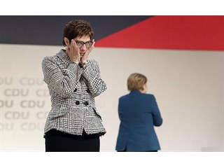 Встреча министров обороны НАТО: Крамп-Карренбауер за более жесткий курс против России 