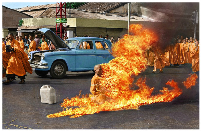 Самосожжение буддийского монаха.