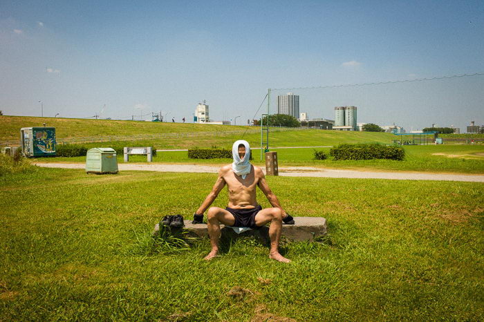 Уличная фотография Shin Noguchi. Очень интересные и остроумные фотографии Японии 