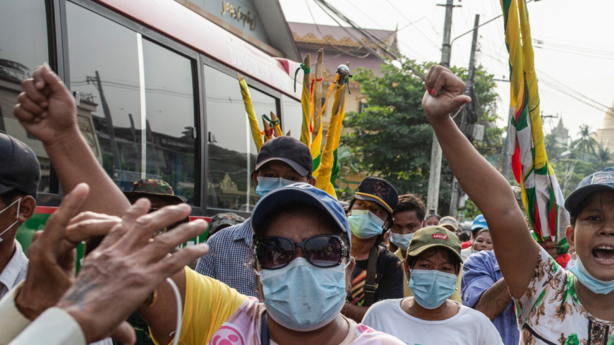 Шесть человек пострадали во время массового протеста в Мьянме