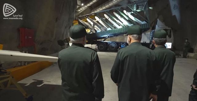 Иран выпускает очень опасные дроны-камикадзе, в том числе бьющие на 2000 км оружие