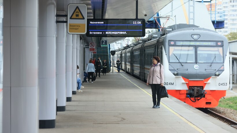 Поезда отстают от графика на МЦД‑4 из‑за остановки состава на Минской
