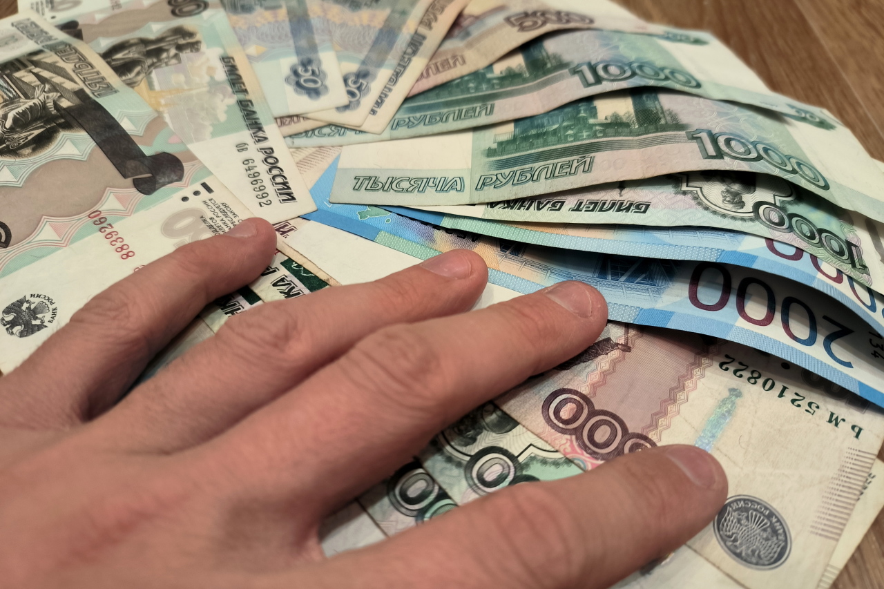 Слесарь из Новокузнецка набрал кредитов на 5 млн рублей отдал все мошенникам